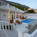 With A Swimming Pool Zavode, Omis - 11786 아파트 *