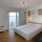 With A Swimming Pool Zavode, Omis - 11786 아파트 로크바 로고즈니차