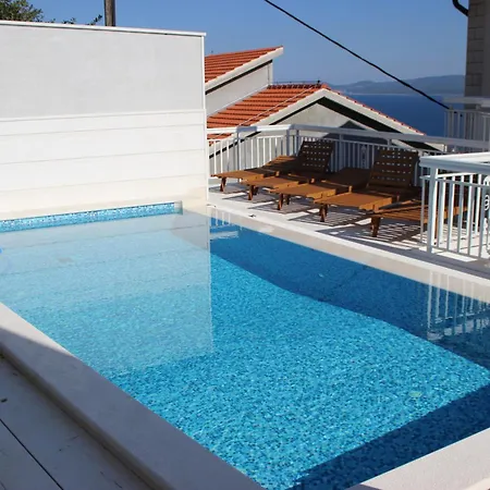 아파트 With A Swimming Pool Zavode, Omis - 11786 로크바 로고즈니차